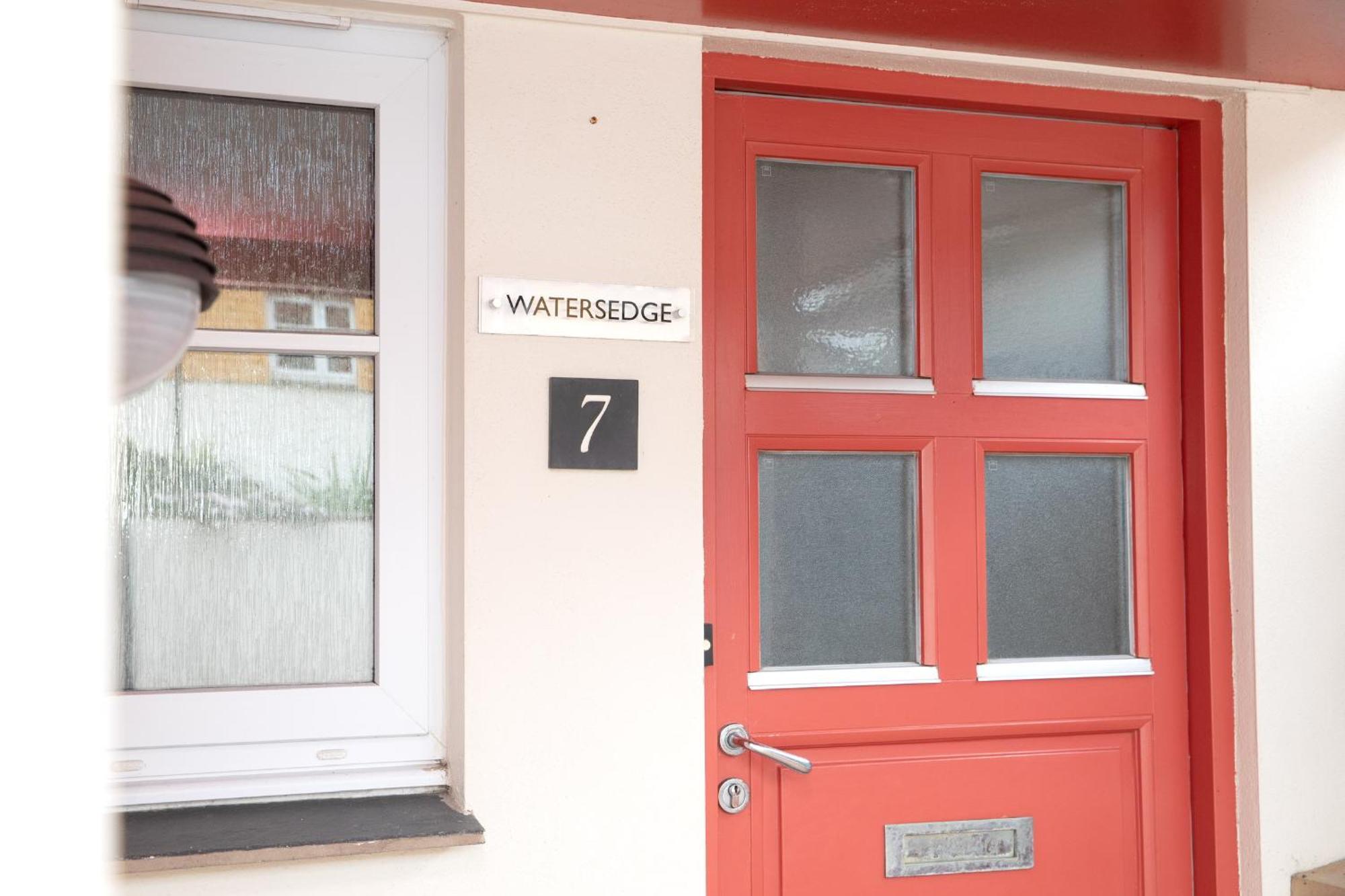 הוילה אקסמות' At Watersedge מראה חיצוני תמונה